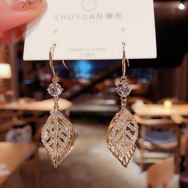 FerenHongXia Korea Dongdaemun Super Flash Kristal Temperamen Anting Fashion Kepribadian