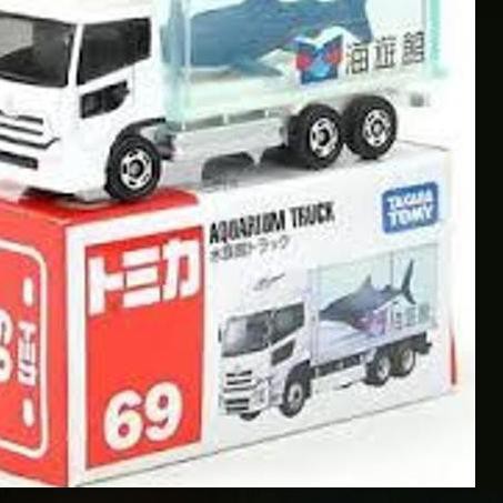 tomica aquarium truck