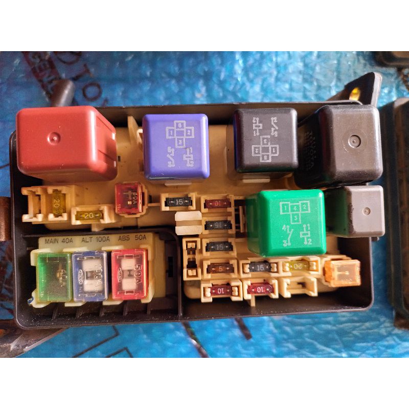 Fuse box toyota all new corolla 1.6
