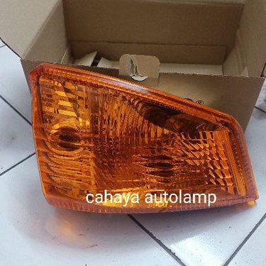 Lampu Sen atau Front Combination Lamp HINO FM-500 atau RANGER warna AMBER / KUNING Tahun 2015 Up