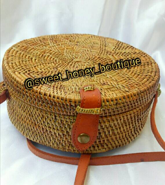 Sweet Honey Tas Rotan Ate Bulat Coklat Natural Motif Flower Rattan Bag Natural Diameter 20cm