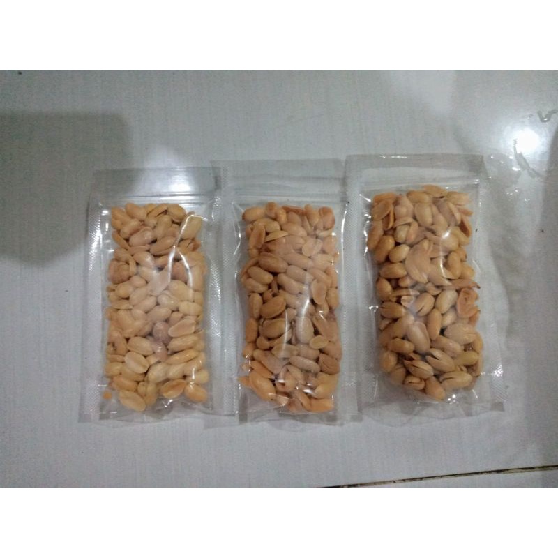 Kacang bawang 100 gram kacang tanah goreng kacang lebaran murah kacang bawang goreng kriuk