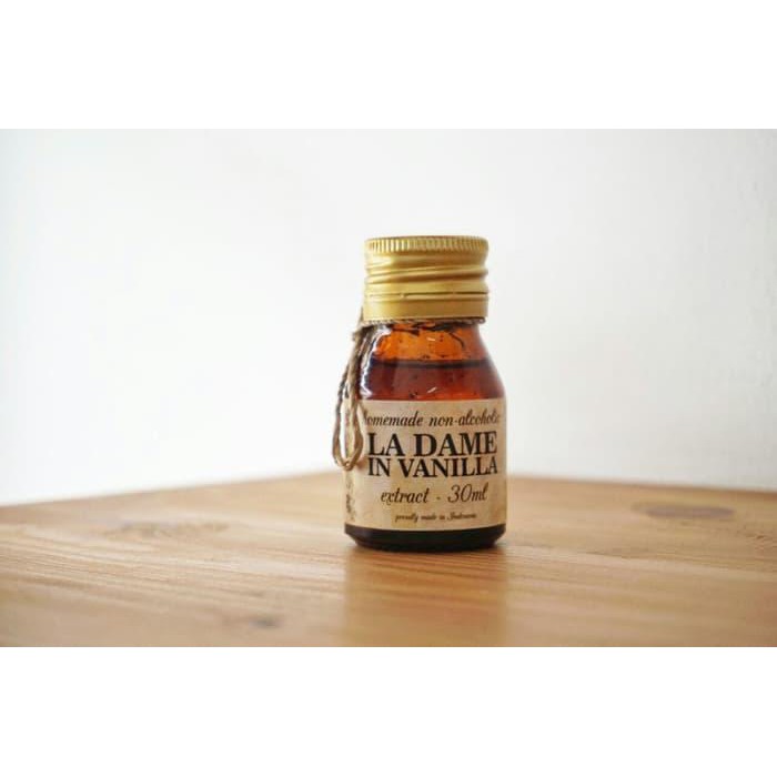 

HALAL MUI La Dame in Vanilla Extract 30ml Ekstrak Vanilla Non-Alkohol BERKUALITAS