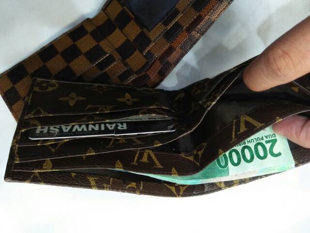 Dompet lipat pendek LV new kartu 9