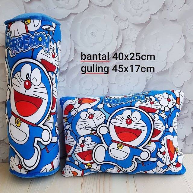 Bantal guling print doraemon