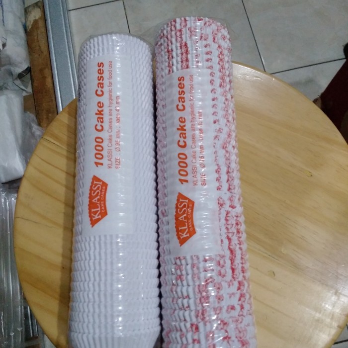 

Kertas Bolu Kukus 95mm Klassi Cake Case isi 1000 Putih/motif