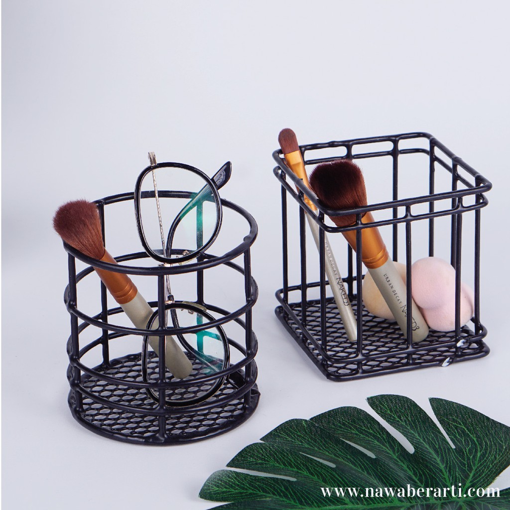 

Namu Black - Tempat Make Up Brush Stationary Alat Tulis Kantor