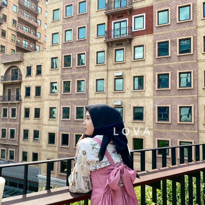 HIJAB PARIS PREMIUM (DAILY/FORMAL) / HIJAB SEGIEMPAT POLOS / HIJAB SEGITIGA POLOS / HIJAB VIRAL | MA