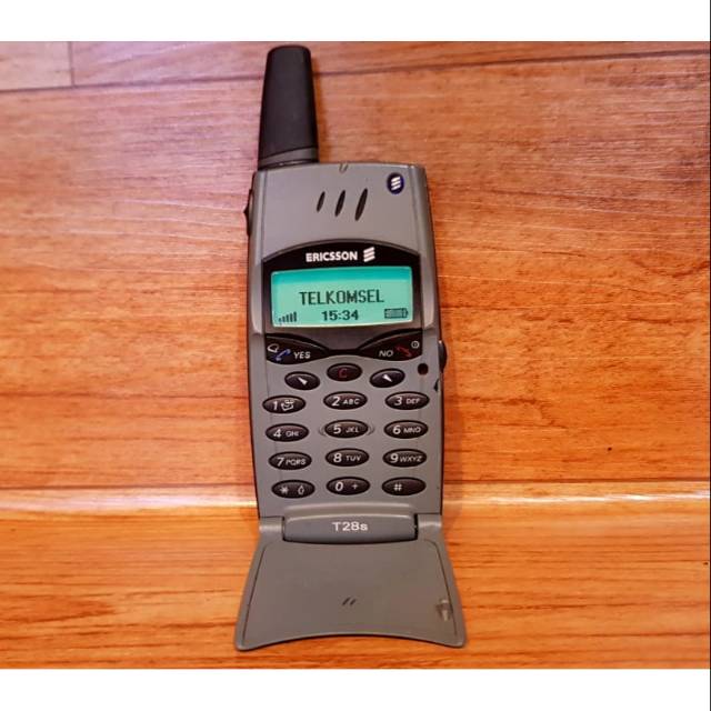 HP Jadul Ericsson T28 Atau T28s Flip Antena Mulus Siap Pakai Not T39 Or T29