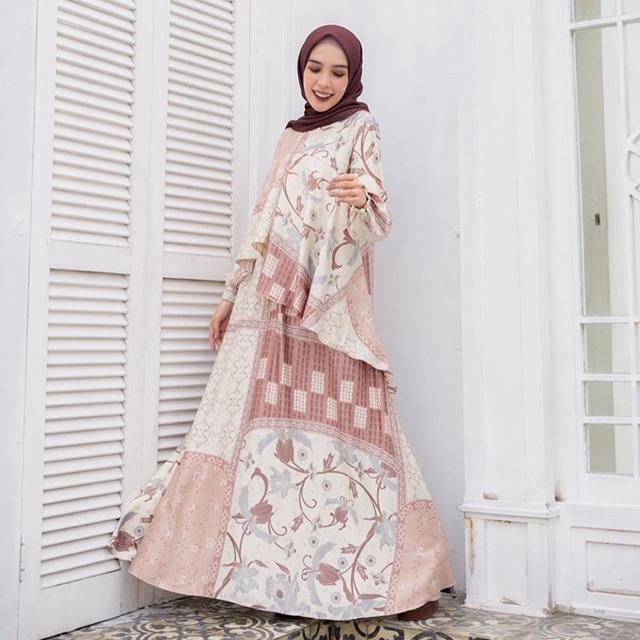 RUMI DRESS WEARING KLAMBY