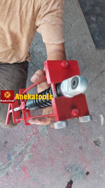 Treker shockbreaker belakang motor bebek matic