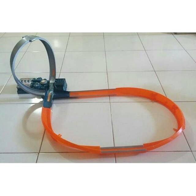 Preloved Track hotwheels