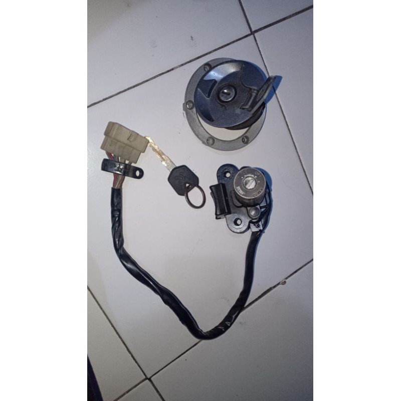 kunci kontak ninja 250 FI z250 ninja karbu