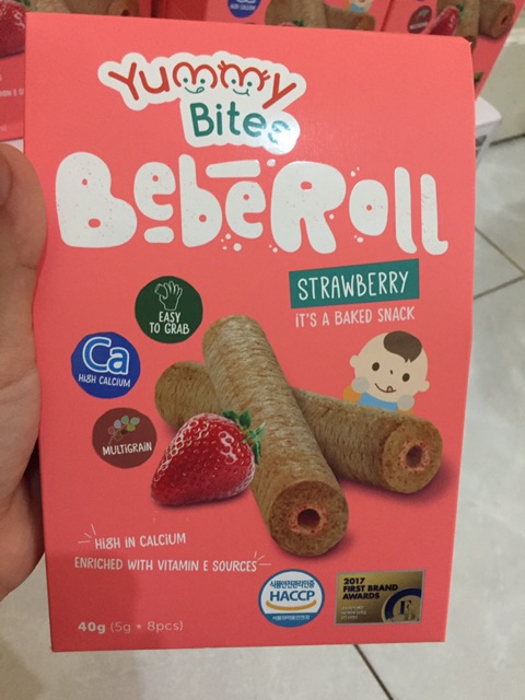 Yummy bites beberoll blueberry cheese dan strawberry favorit anak