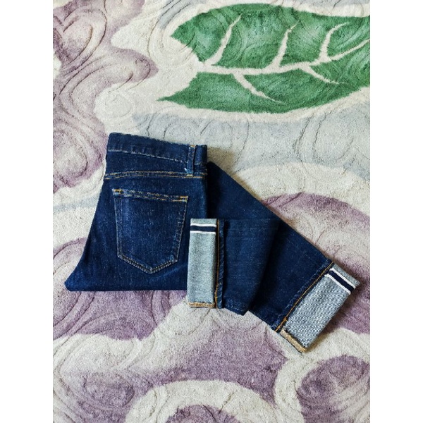 Celana jeans second berkualitas by UNIQLO SALVEDGE SLIM STRICH