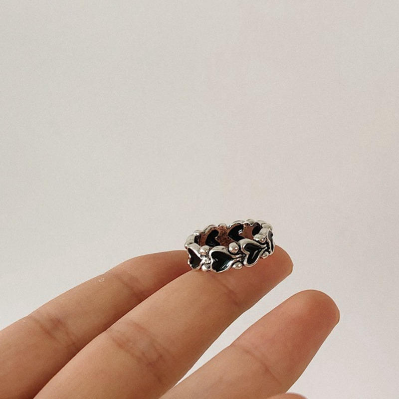 Cincin Bentuk Hati Warna Hitam Gaya Retro