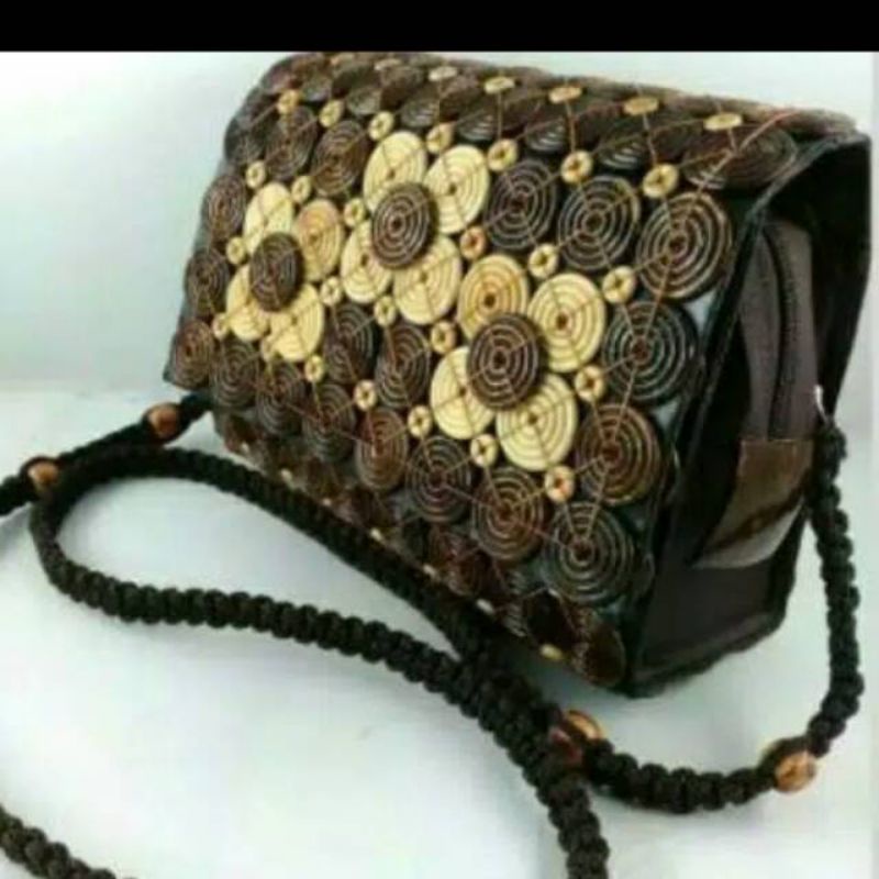 Tas Kerajinan Tempurung Kelapa Selempang