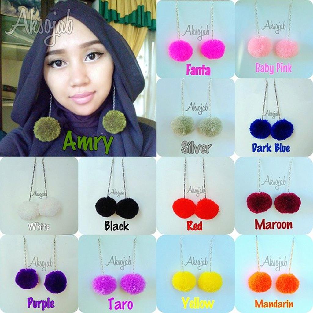 ANTING HIJAB Jilbab anting pom pompom pompom sepasang uk. Medium  Shopee Indonesia