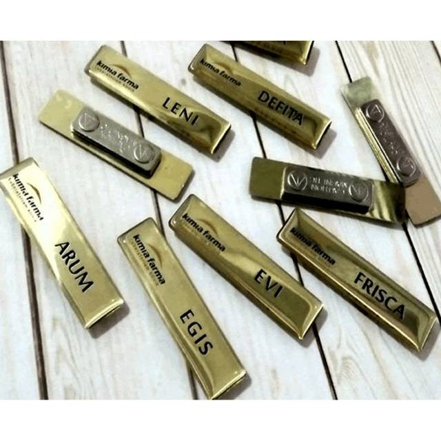 Nametag Magnet kuningan resin 1011