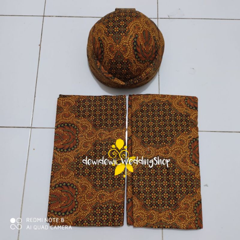 (Jarik Couple) Sepasang Jarik + Blangkon Solo / Motif BuntaL Melati