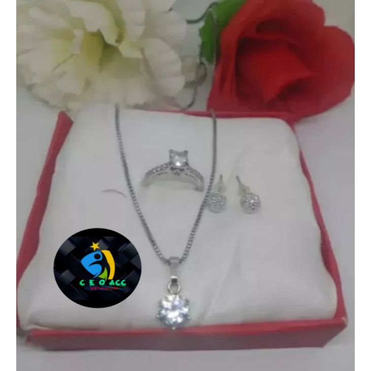 Aksesoris Perhiasan Wanita 1 Set Titanium Silver Cantik Anti Karat