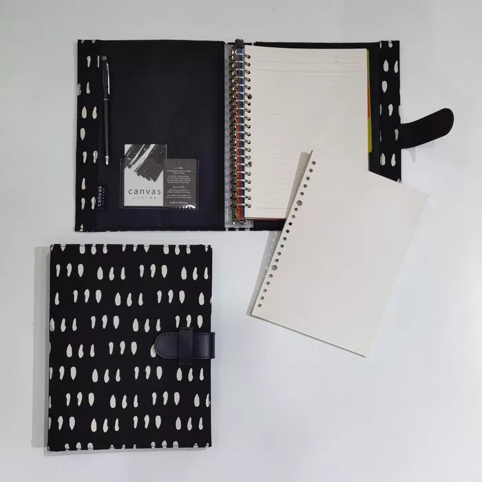 

Binder A5 Coma Black Canvas Living