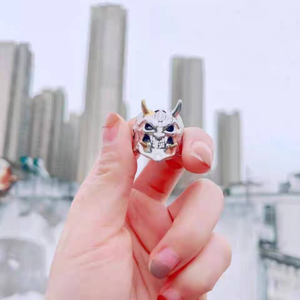 Cincin Bentuk Kepala Hewan Bahan Stainless Steel Gaya Punk Rock Untuk Pria