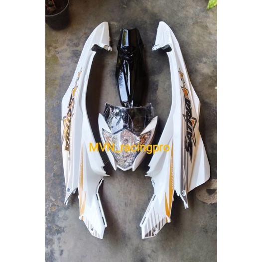 Paket hemat cover bodi body + kepala + legcil SUZUKI SATRIA F FU FL FACELIFT putih + sticker BAHAN N