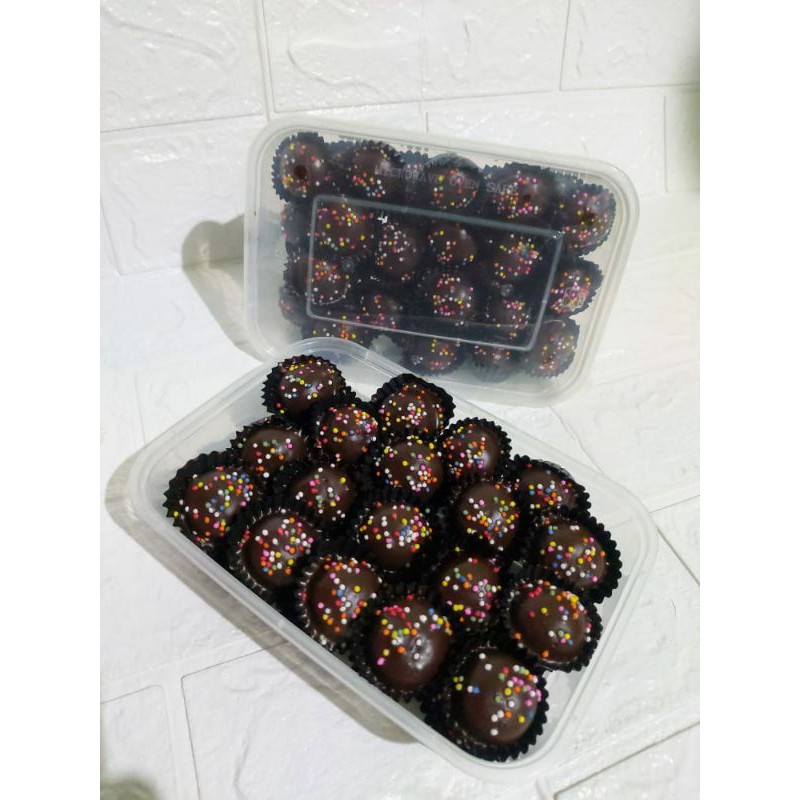 harga kue bola coklat di malaysia