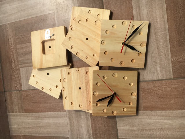 Hiasan Jam Dinding Kayu Motif 15x15 Plus Mesin Quartz