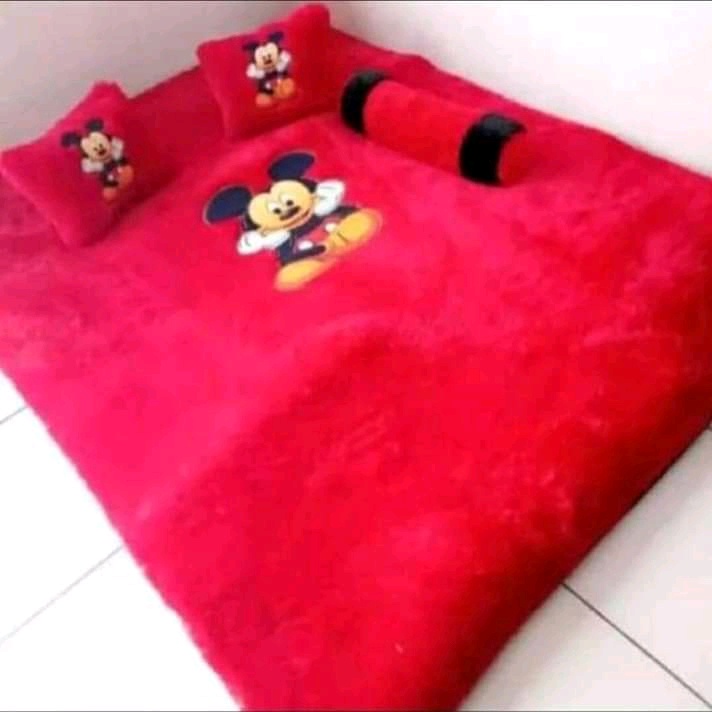 Surpet Kasur Bulu Karakter Ukuran 145x175x3cm Gratis 2 Bantal & 1 Guling/KASUR SURPET KARAKTER BULU 