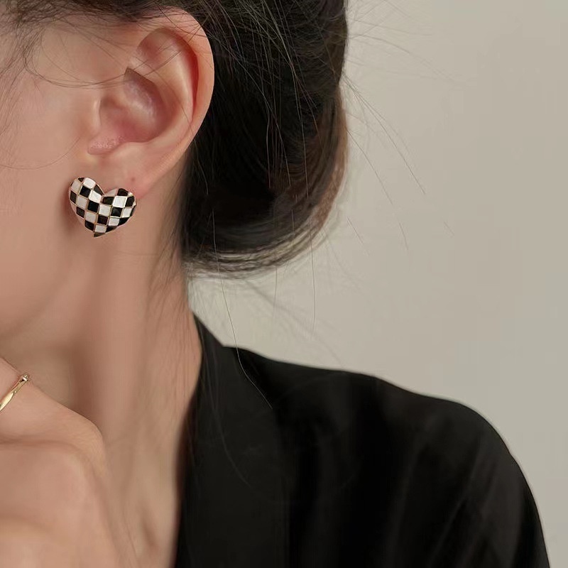 Anting Stud Desain Love Checkerboard Gaya Korea Untuk Wanita