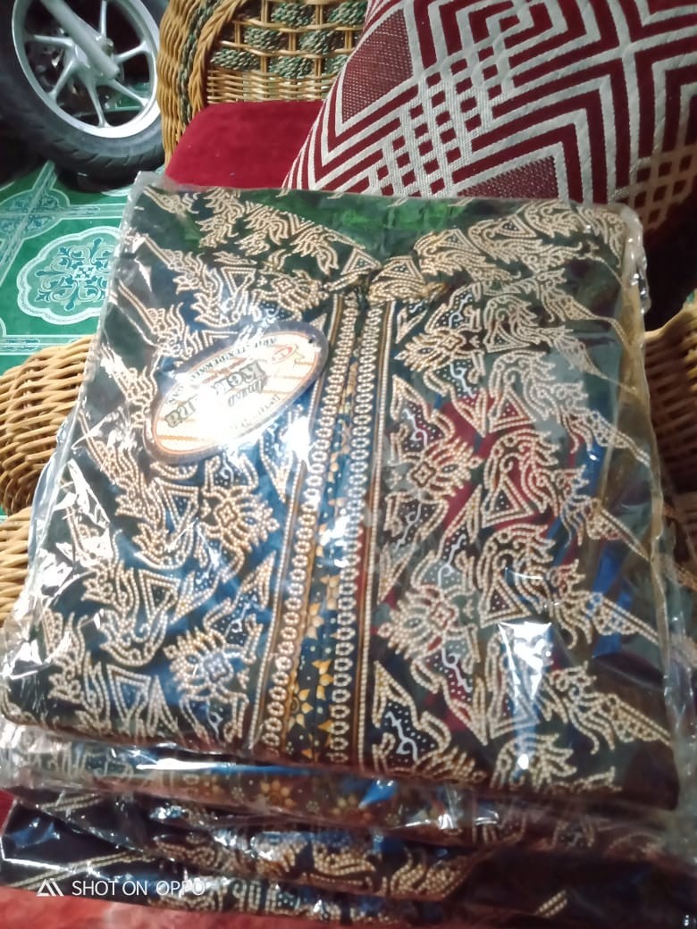 Batik Couple Keluarga Modelterbaru Motif Sorot Tengah, Ada 4 Pilihan Warna