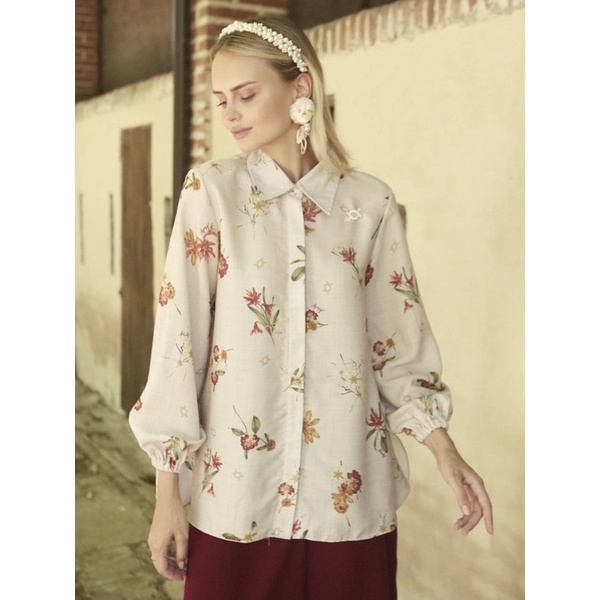 Daphne shirt Wearing klamby WK klamby.id