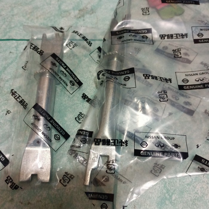 BRAKE ADJUSTER / SETELAN REM BELAKANG NISSAN NAVARA KANAN & KIRI