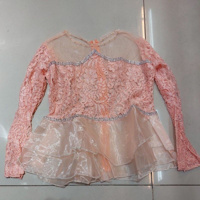 kebaya pengapit/patah