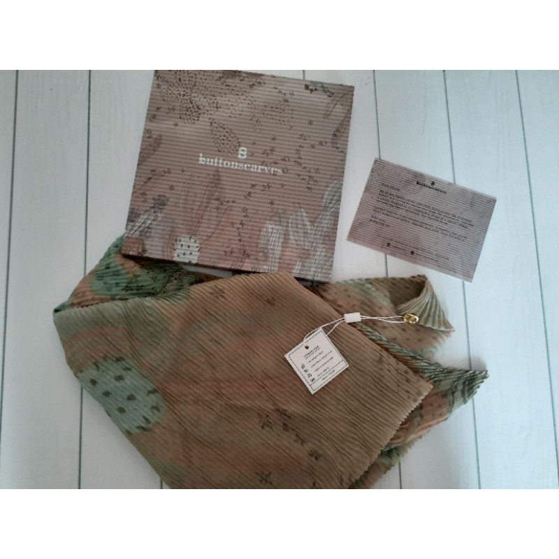 opuntia series Buttonscarves