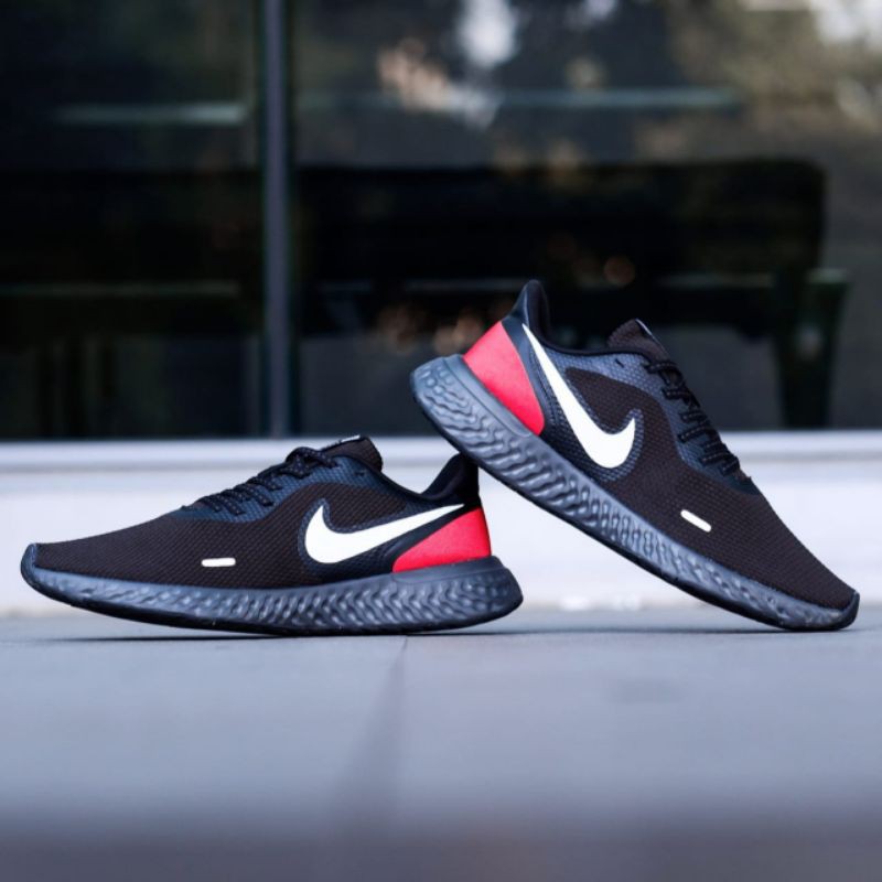 SEPATU NIKE REVOLUSION 5 BLACK WHITE RED SOL BLACK ORIGINAL
