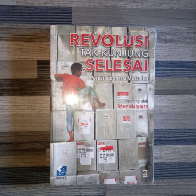 REVOLUSI TAK KUNJUNG SELESAI