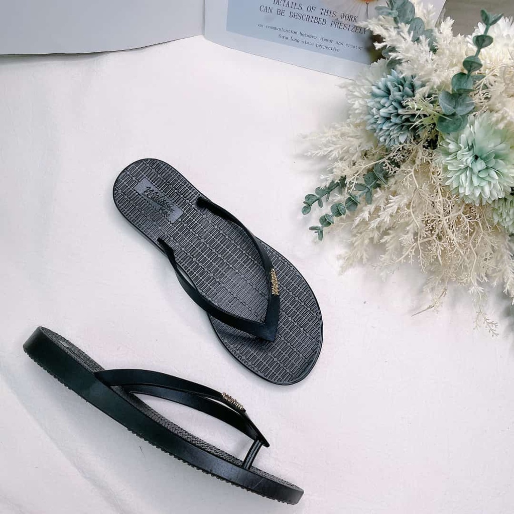 Sandal wanita Mels clasic M44