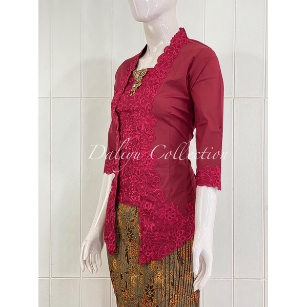 KSS02 - Daliyu KEBAYA KUTUBARU LENGAN 7/8 BORDIR SENADA Katun Stretch / Kebaya Wisuda / S M L XL-Maroon