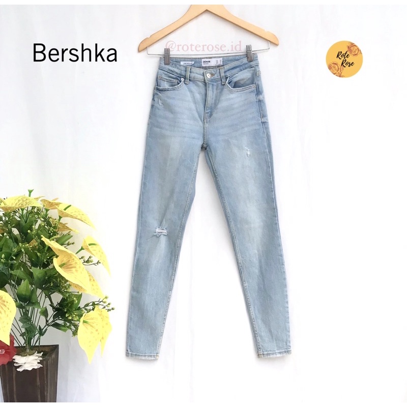 Jeans High Waist Bershka
