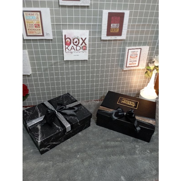 

Box Hitam Tinggi 10cm by box kado Banjarmasin