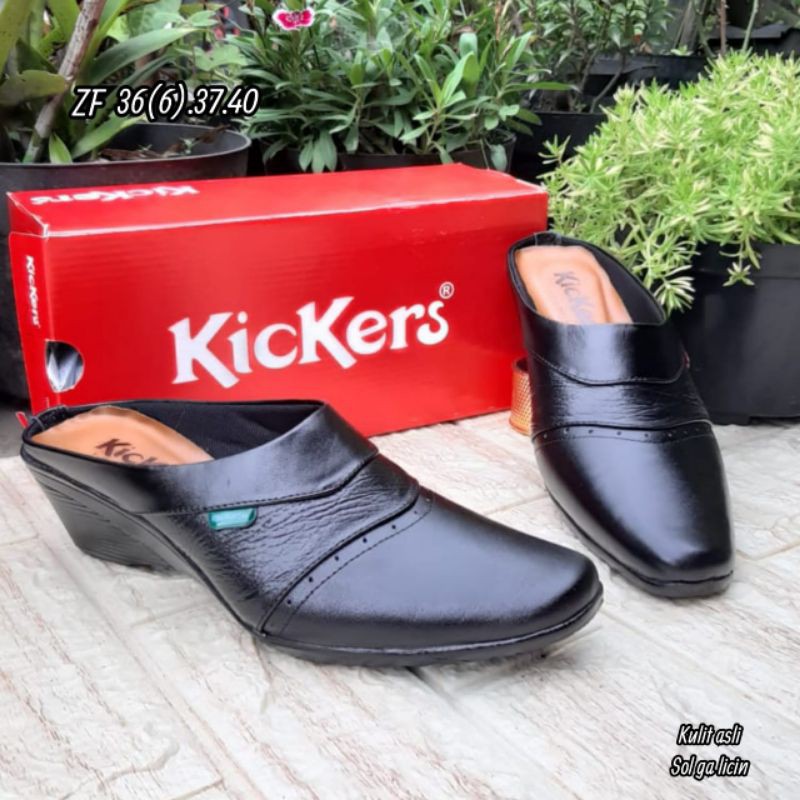 Sepatu Sandal Kickers