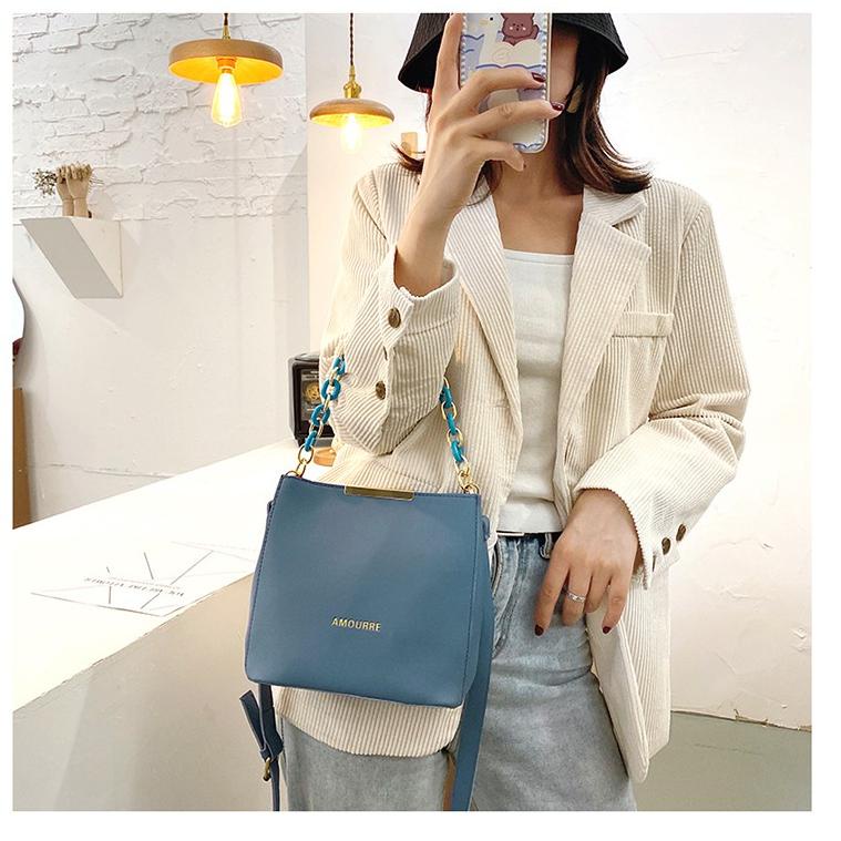 "TWU.14My22ᵀ" Tas Selempang Rantai Wanita Fashion Tasbatamrz 7192 3020 3532