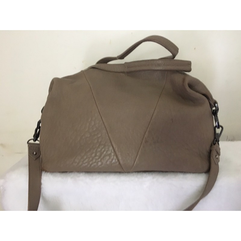 Preloved Patrice Breal