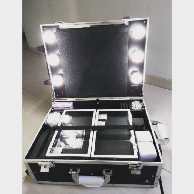 Beauty Makeup Case Preloved dengan 6 lampu/ Koper makeup artis preloved