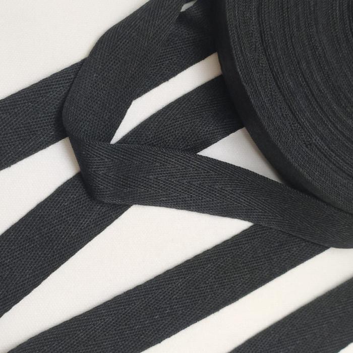 

Jual Bisban Katun/Twill Tape Cotton 2,5cm Hitam (Roll 50yards) Limited