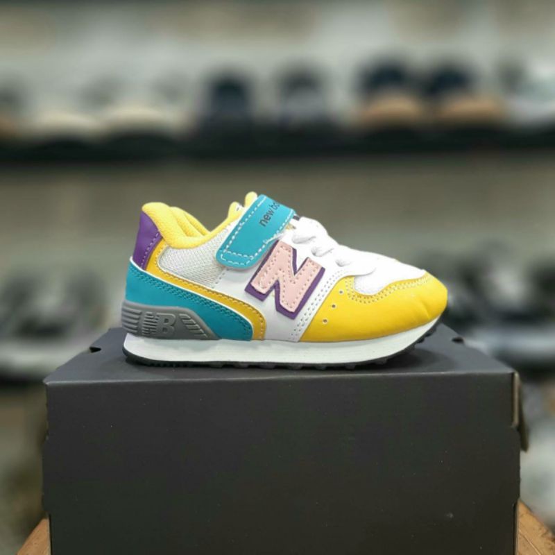SNEAKERS SEPATU ANAK LAKI PEREMPUAN PEREKAT TALI IMPORT