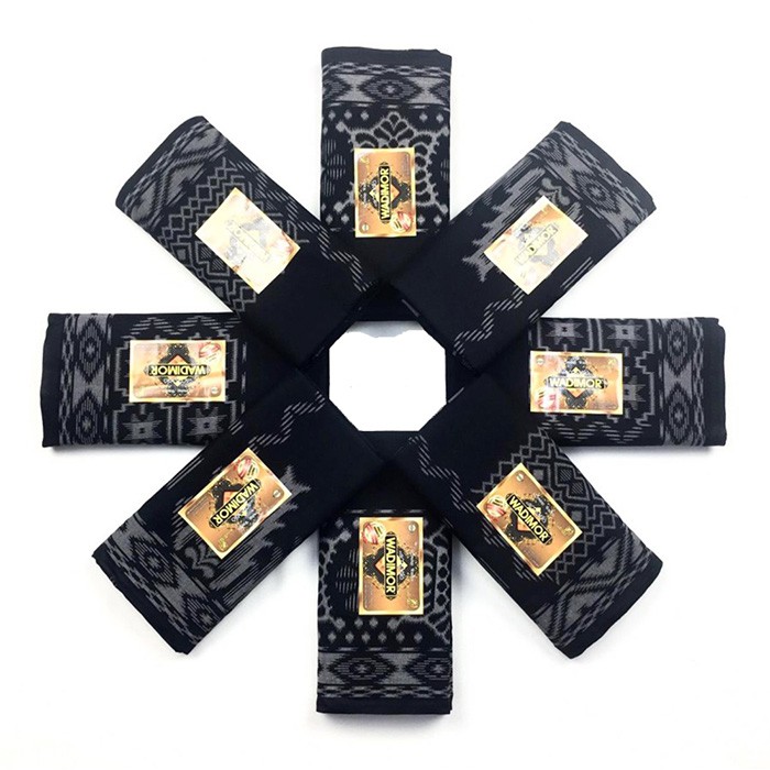 Sarung tenun wadimor/Sarung wadimor motif Bali polos tumpal